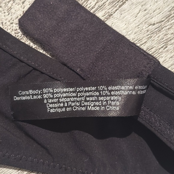 Elegant Black Lace Bralette - Picture 14 of 14